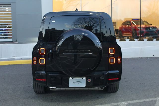 New 2026 Land Rover Defender 130 X-Dynamic SE image 7