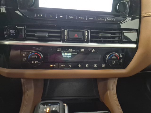 Certified 2025 Nissan Pathfinder Platinum FWD image 15