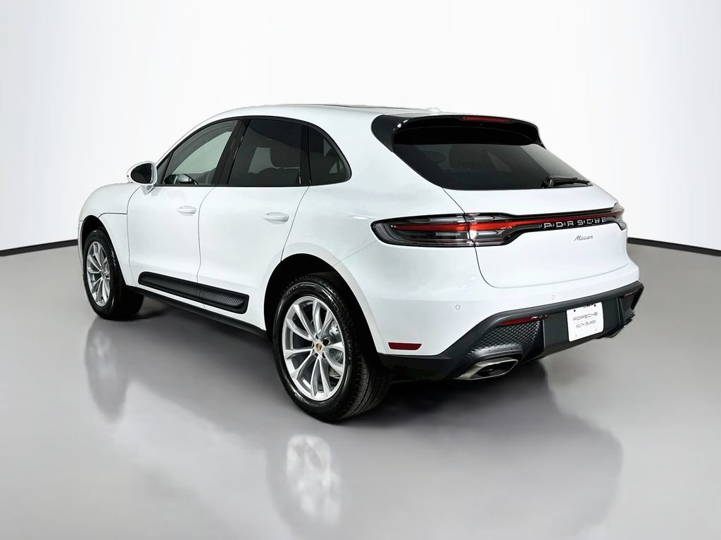 Certified 2026 Porsche Macan AWD/4WD image 3