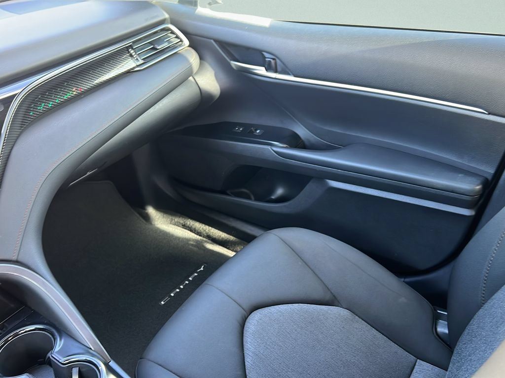Used 2019 Toyota Camry LE w/ Convenience Package FWD image 12