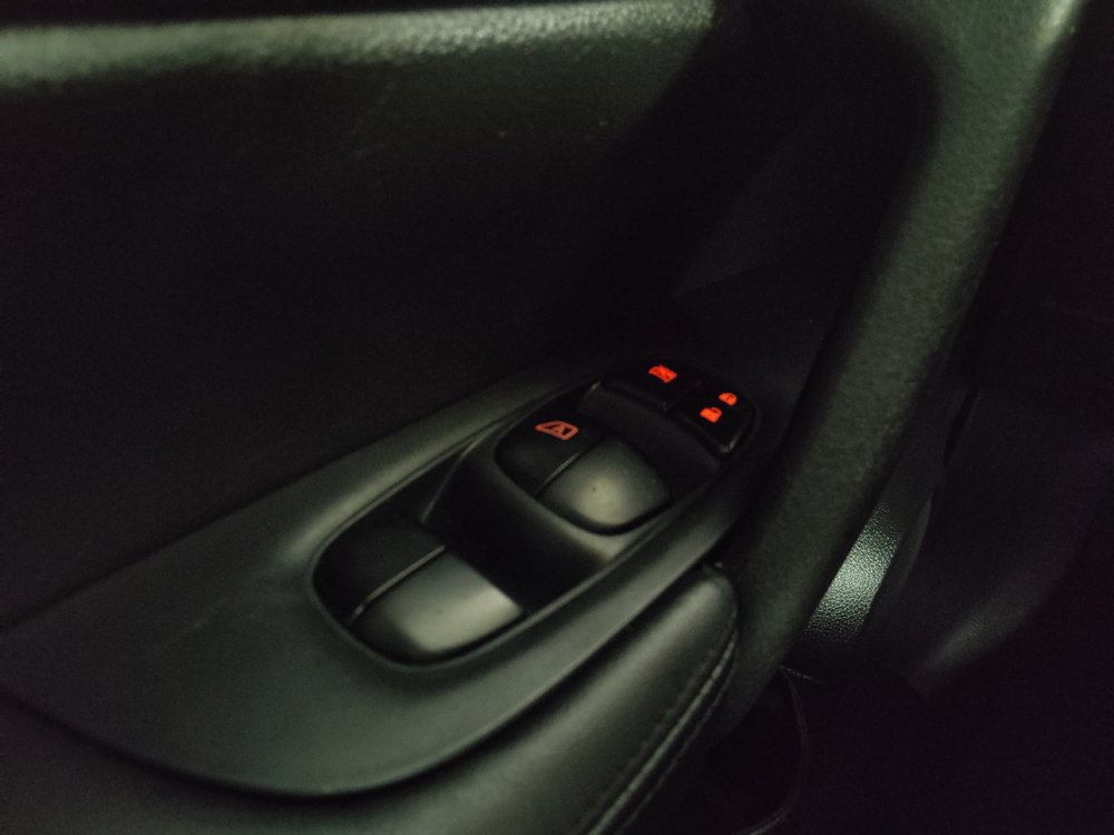Used 2020 Nissan Rogue S FWD image 27