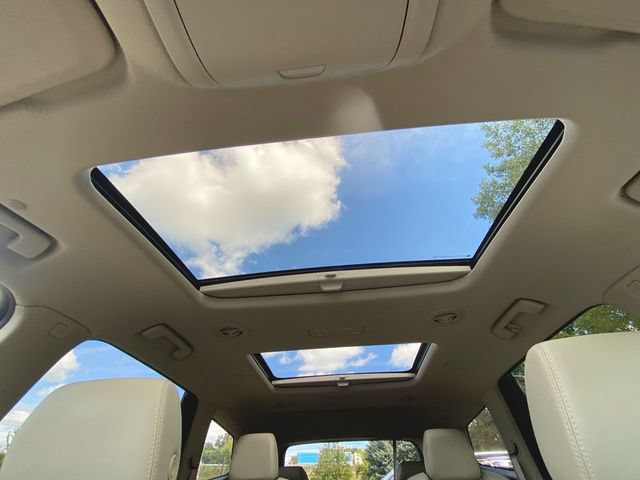 Used 2020 Buick Enclave Premium w/ Sun and Sites Package AWD/4WD image 19