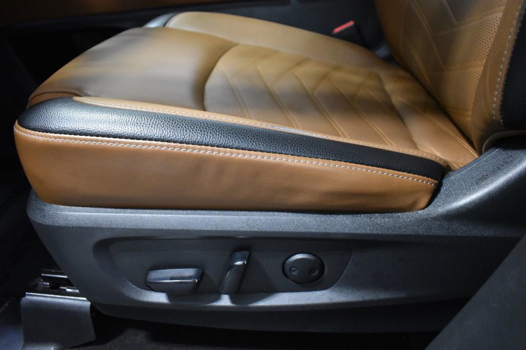Certified 2023 Nissan Pathfinder Platinum AWD/4WD image 18