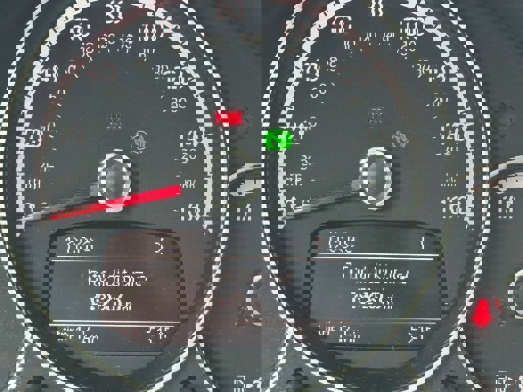 Used 2014 Volkswagen Beetle TDI image 11