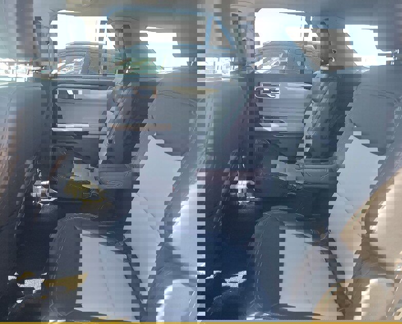 Used 2023 Ford Explorer XLT w/ Equipment Group 202A image 6