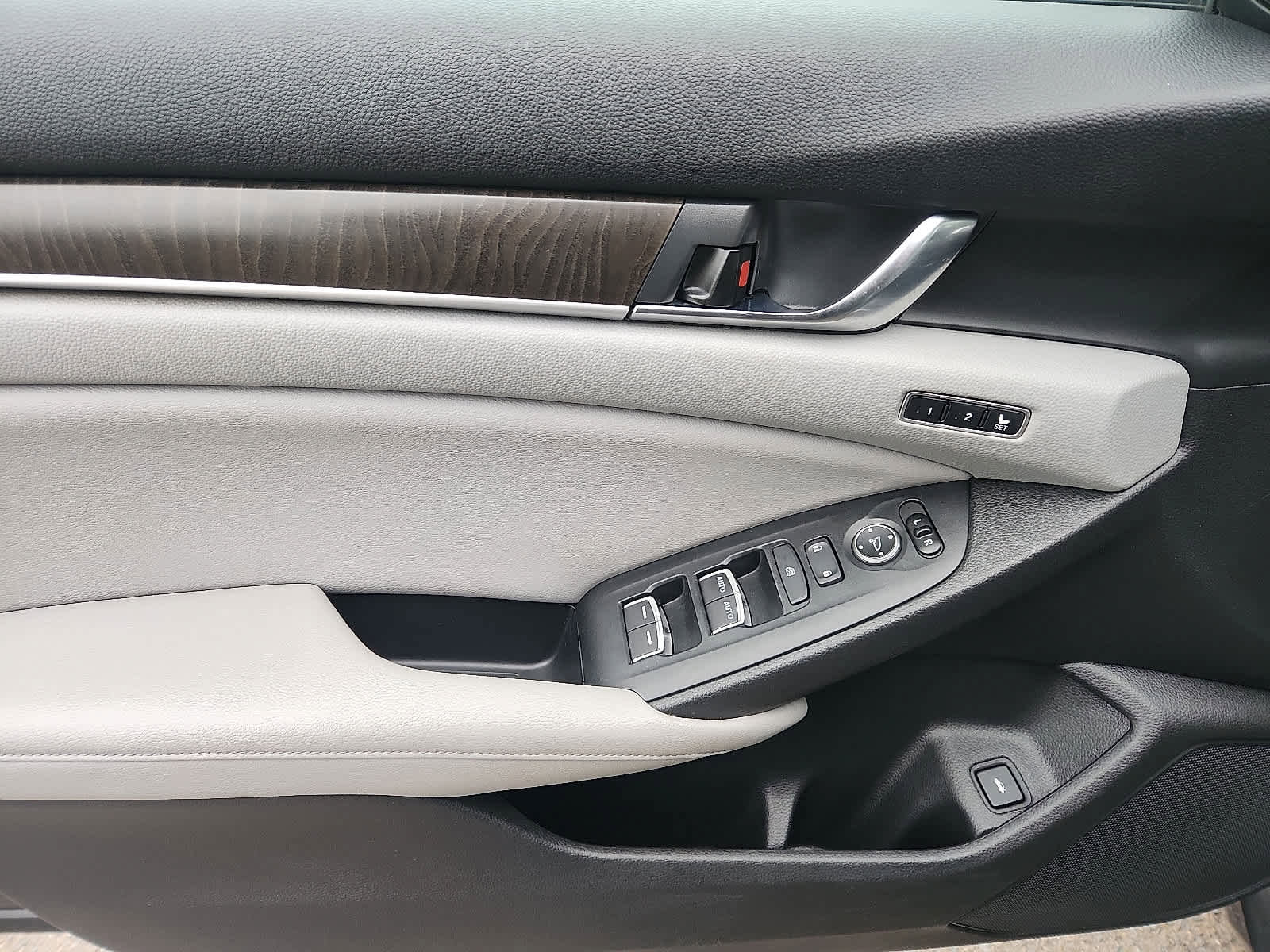 Used 2018 Honda Accord EX-L image 14