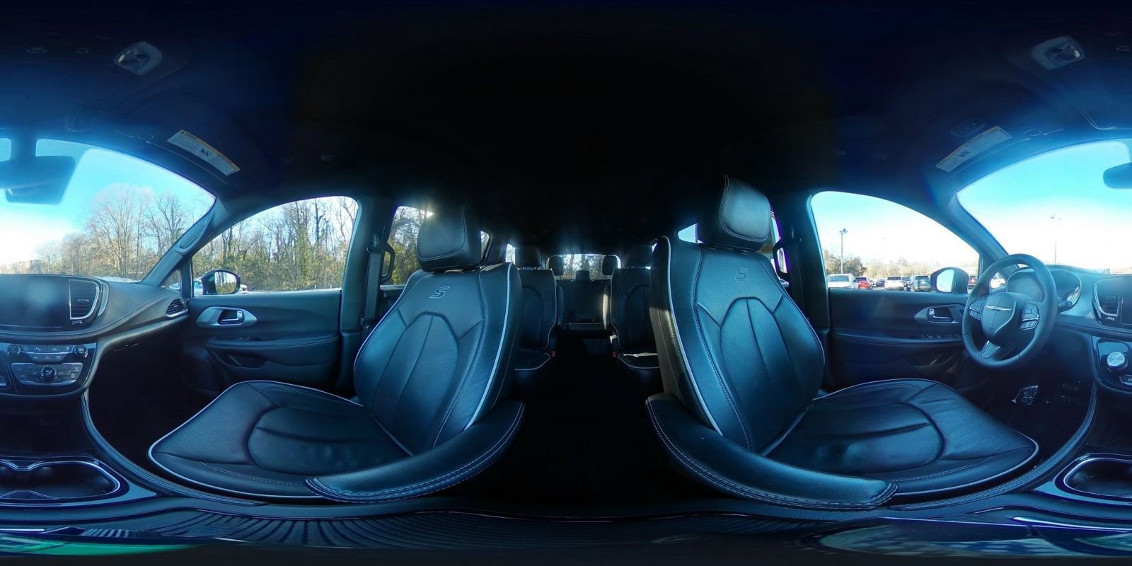 Used 2025 Chrysler Pacifica Limited image 45