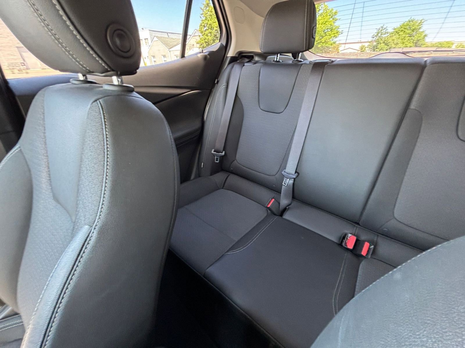 Used 2025 Buick Encore GX Preferred FWD image 39
