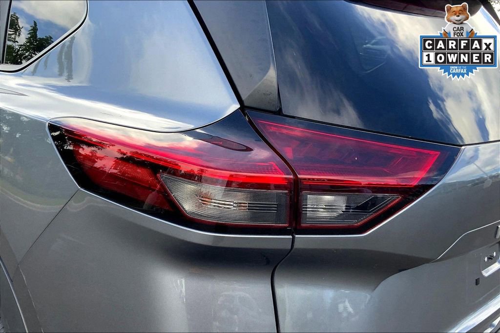 Used 2023 Nissan Rogue SV image 28