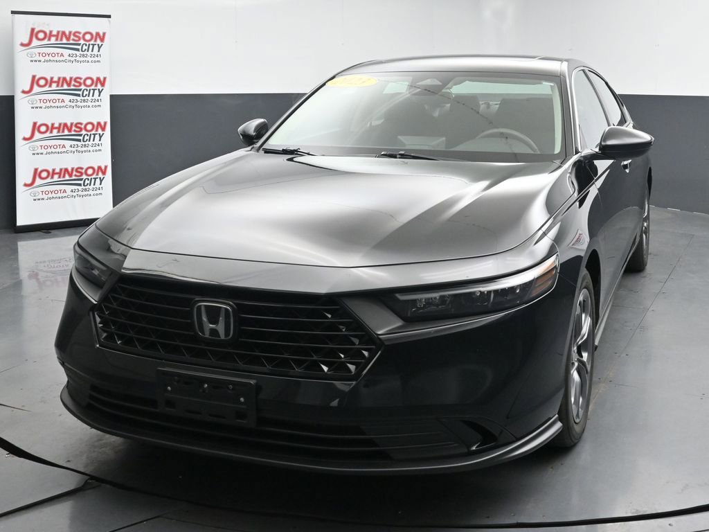 Used 2023 Honda Accord EX image 4