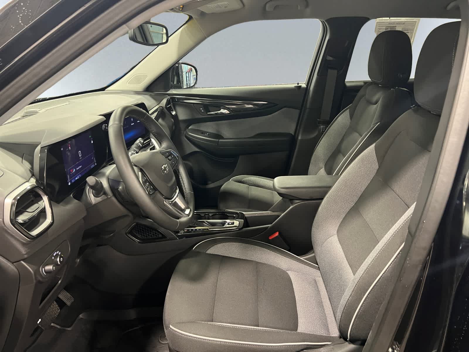 Certified 2026 Chevrolet TrailBlazer LT w/ Convenience Package AWD/4WD image 11