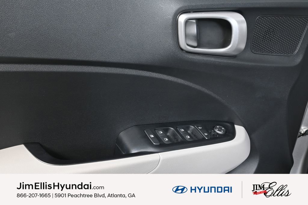 Certified 2023 Hyundai Venue SEL image 7