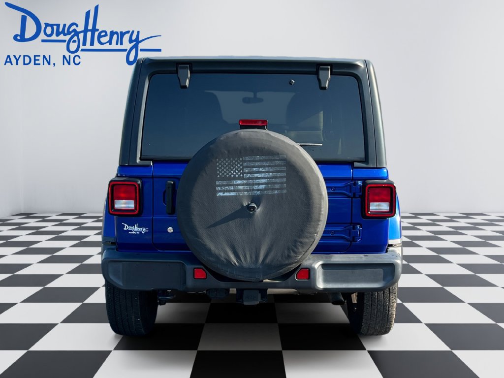 Used 2018 Jeep Wrangler Unlimited Sahara AWD/4WD image 4