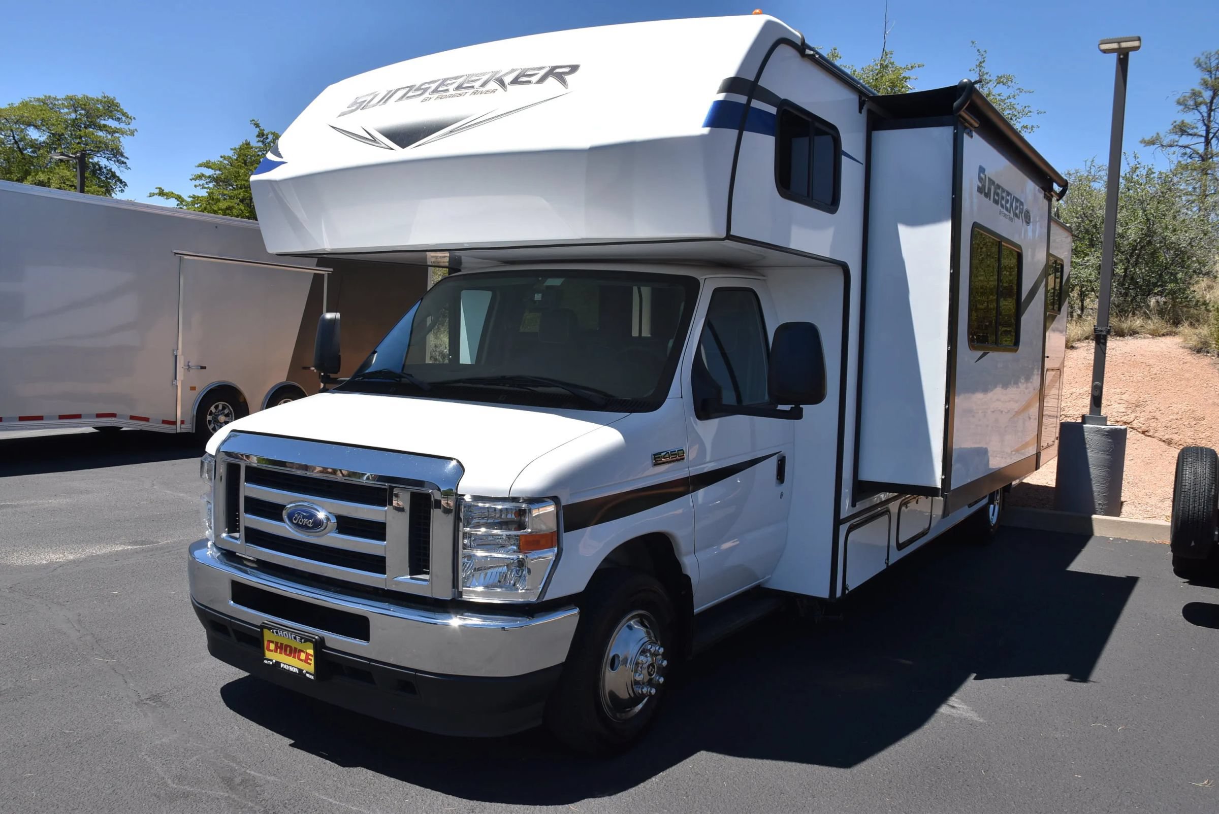 Used 2022 Ford E-450 and Econoline 450 Super Duty w/ Motorhome Prep Package RWD image 53