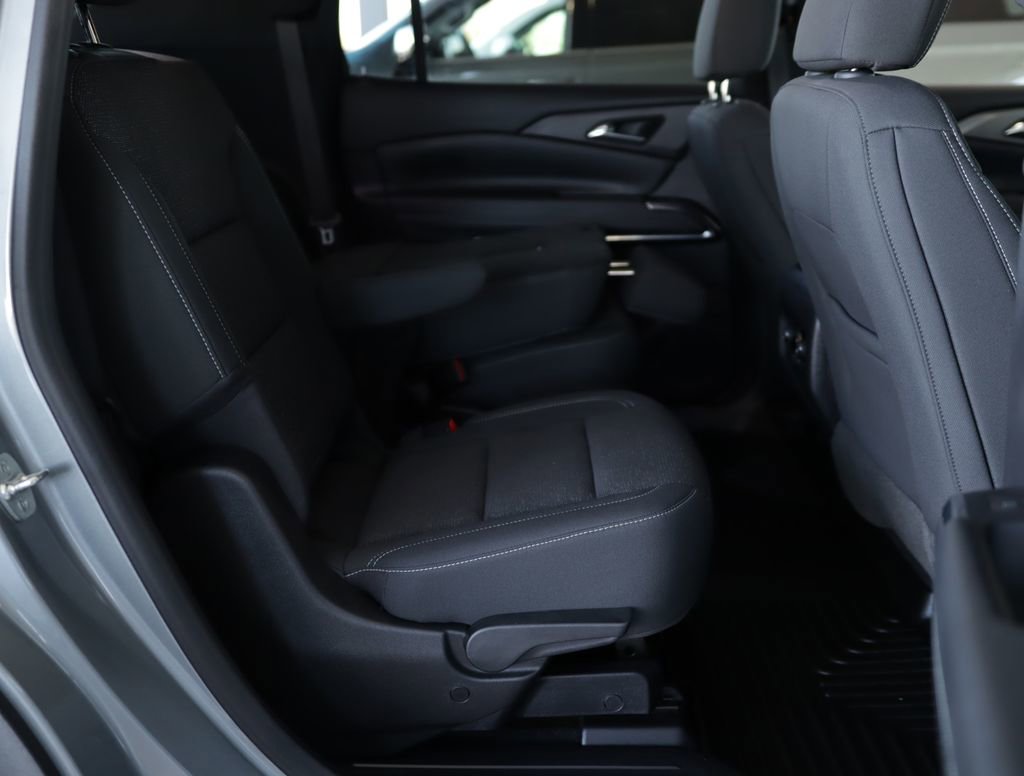 Used 2024 Chevrolet Traverse LT image 31