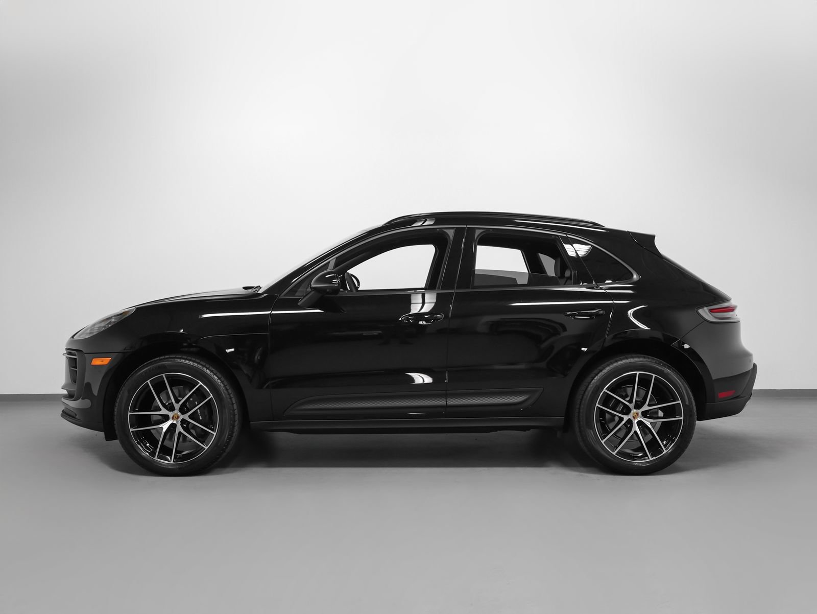 New 2026 Porsche Macan AWD/4WD image 2