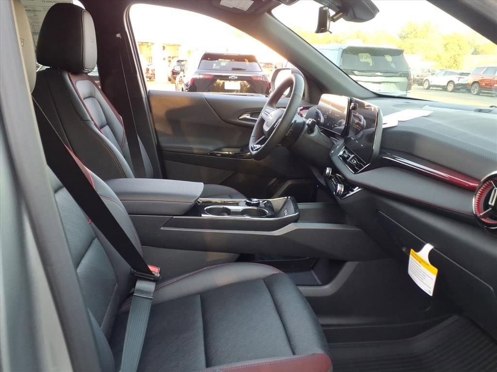 New 2026 Chevrolet Equinox RS w/ Convenience Package III FWD image 18