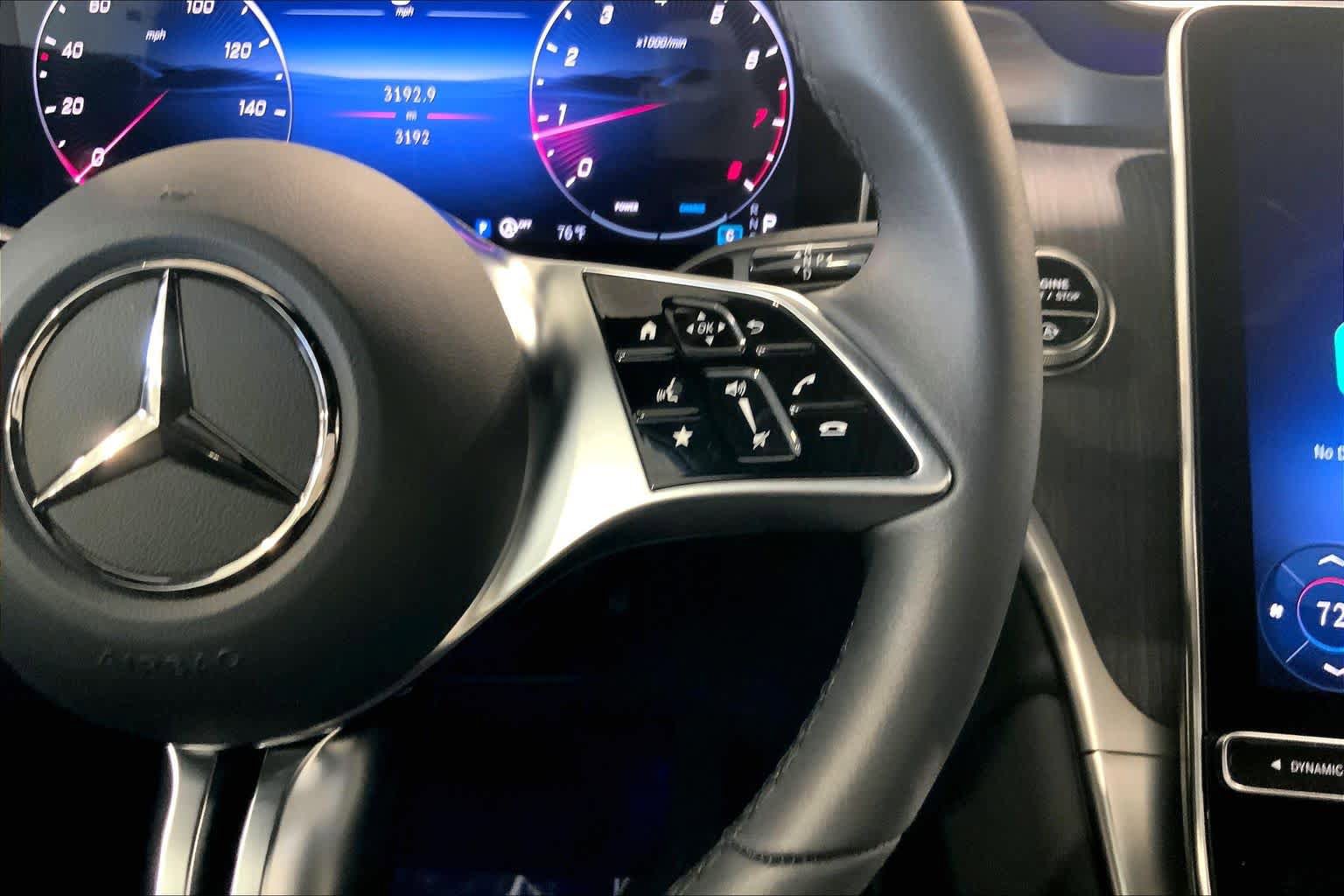 Used 2025 Mercedes-Benz GLC 300 image 22
