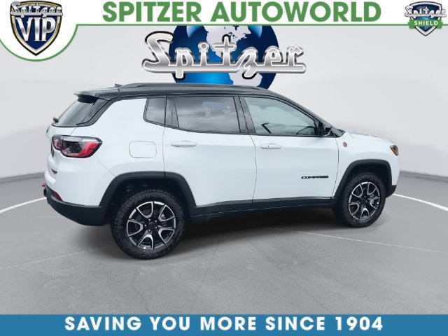 Used 2025 Jeep Compass Trailhawk w/ Trailer Tow Group AWD/4WD image 16