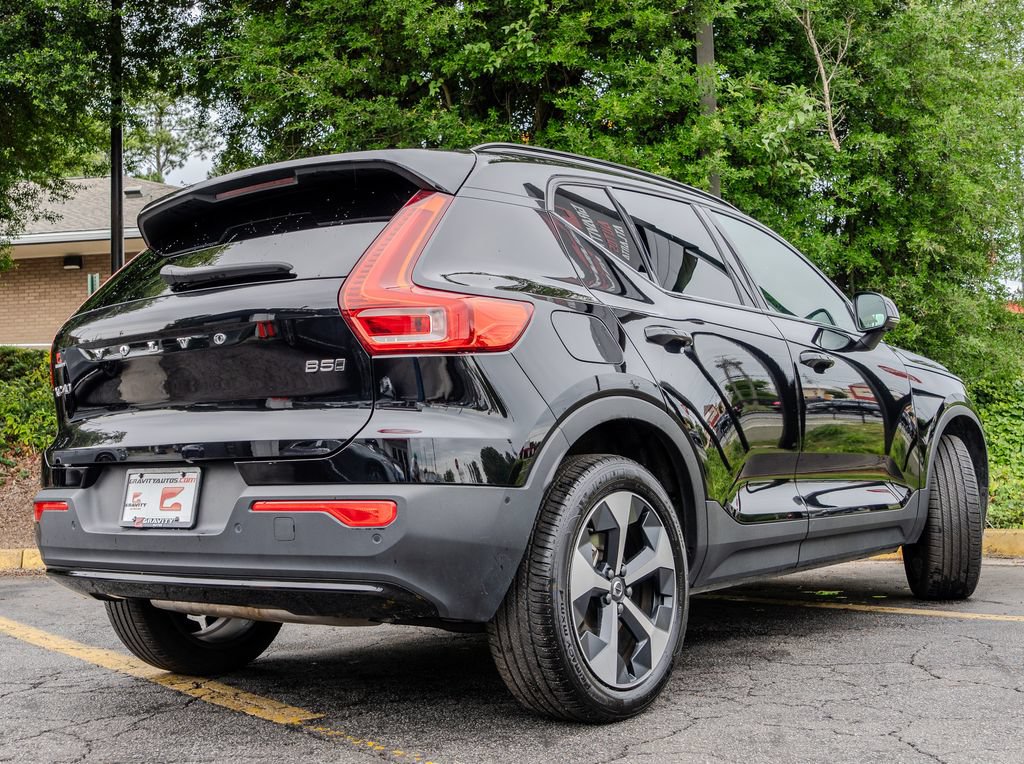 Used 2025 Volvo XC40 B5 Plus AWD/4WD image 29