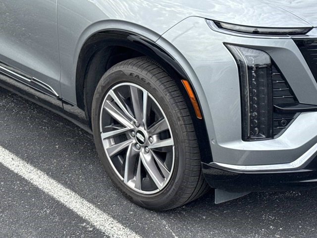 Certified 2026 Cadillac Vistiq Sport w/ LPO, Floor Liner Package AWD/4WD image 5