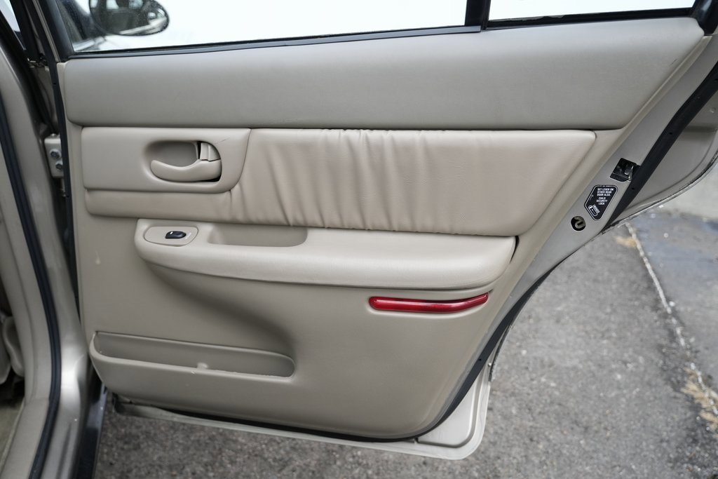 Used 1998 Buick Century Custom image 33
