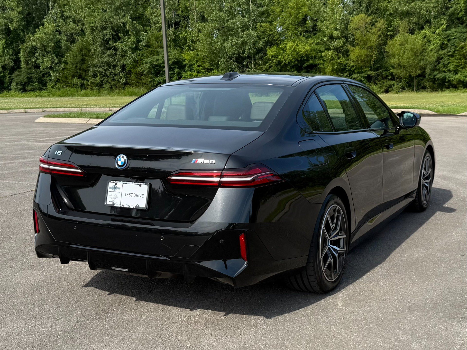 Used 2024 BMW i5 M60 w/ Premium Package AWD/4WD image 3