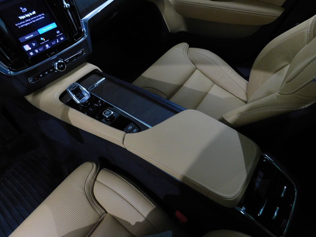 Used 2026 Volvo V90 B6 Cross Country Ultra image 73