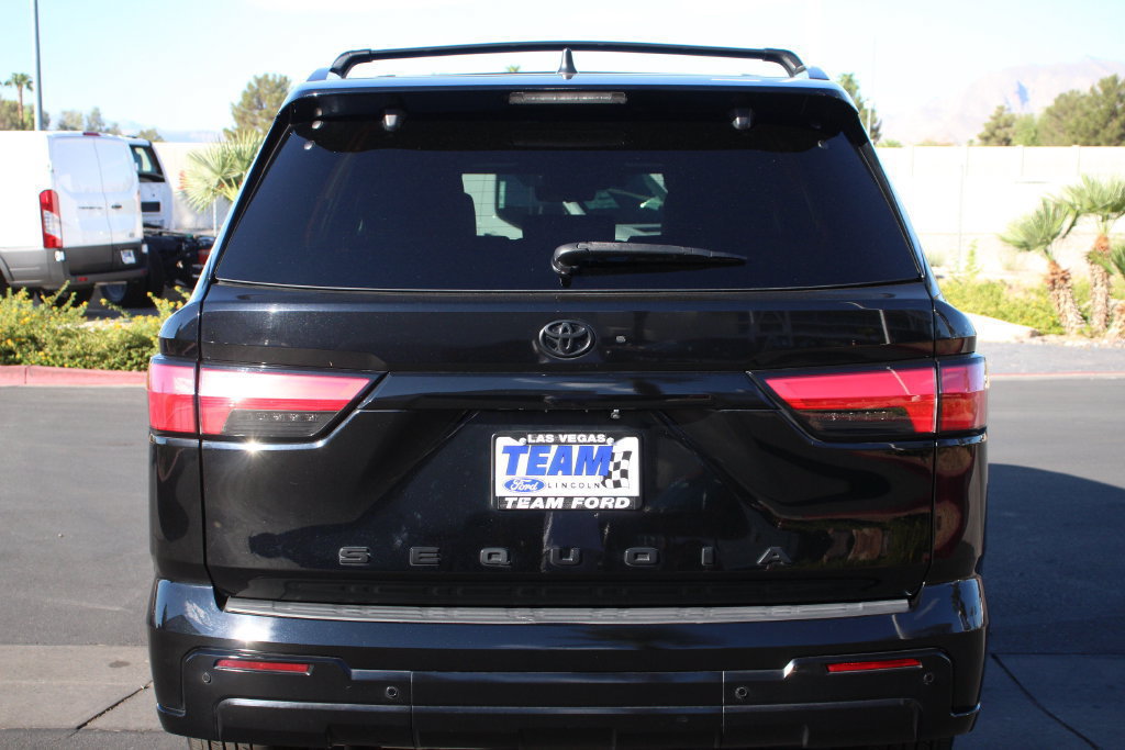 Used 2024 Toyota Sequoia Platinum AWD/4WD image 7