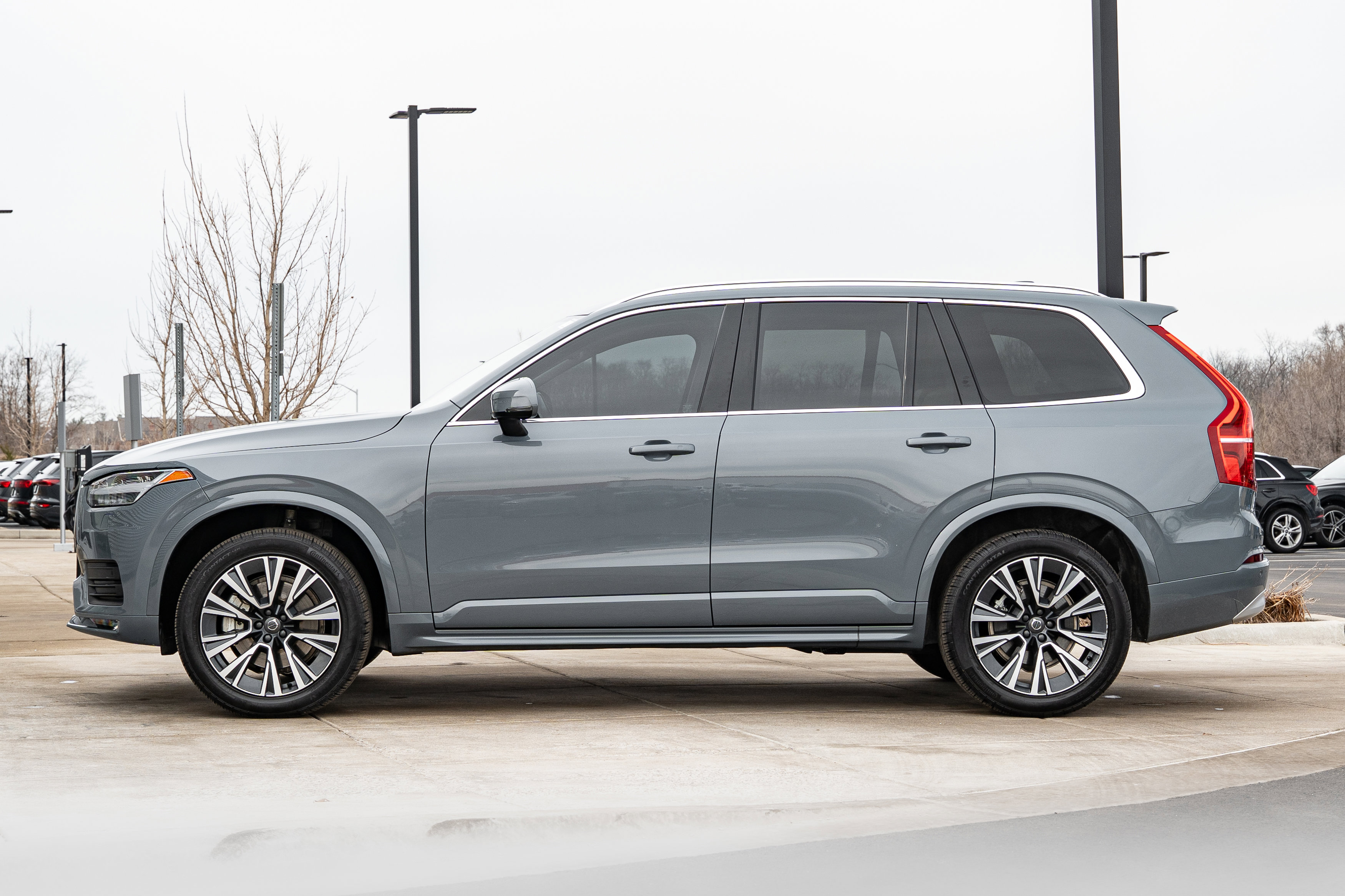 Used 2022 Volvo XC90 T5 Momentum w/ Climate Package image 6