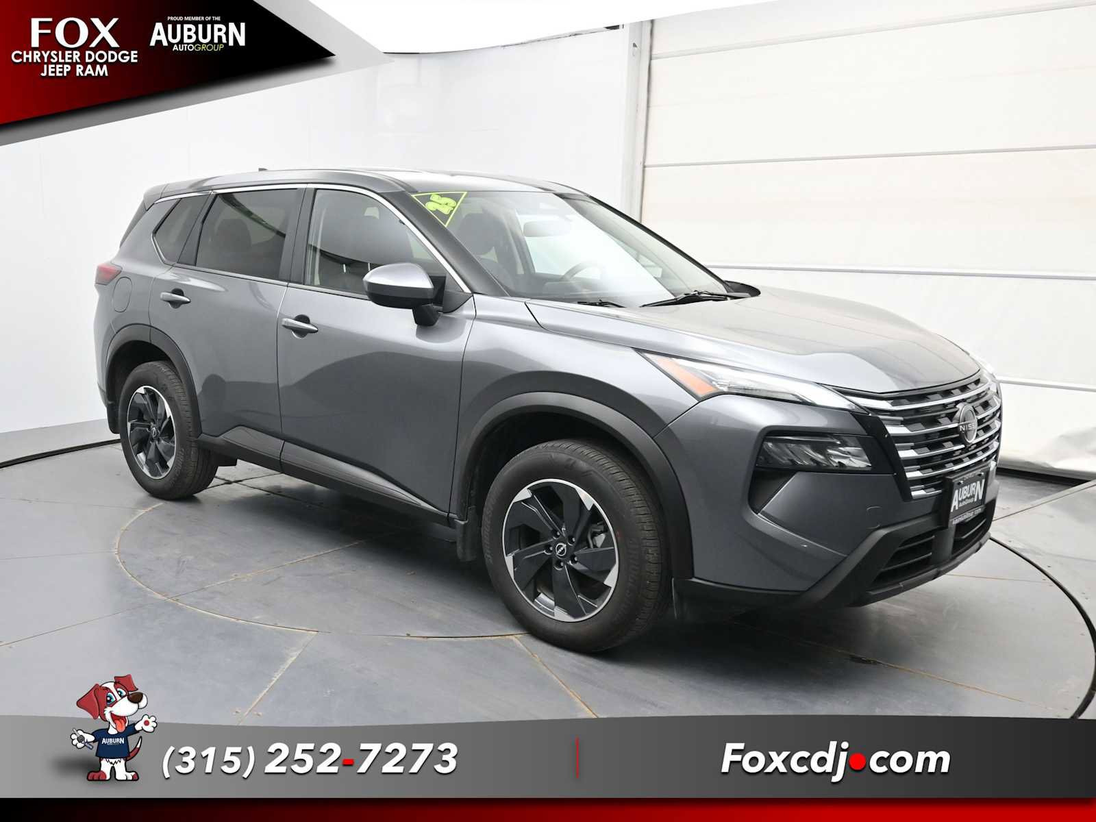 Used 2025 Nissan Rogue SV AWD/4WD image 2