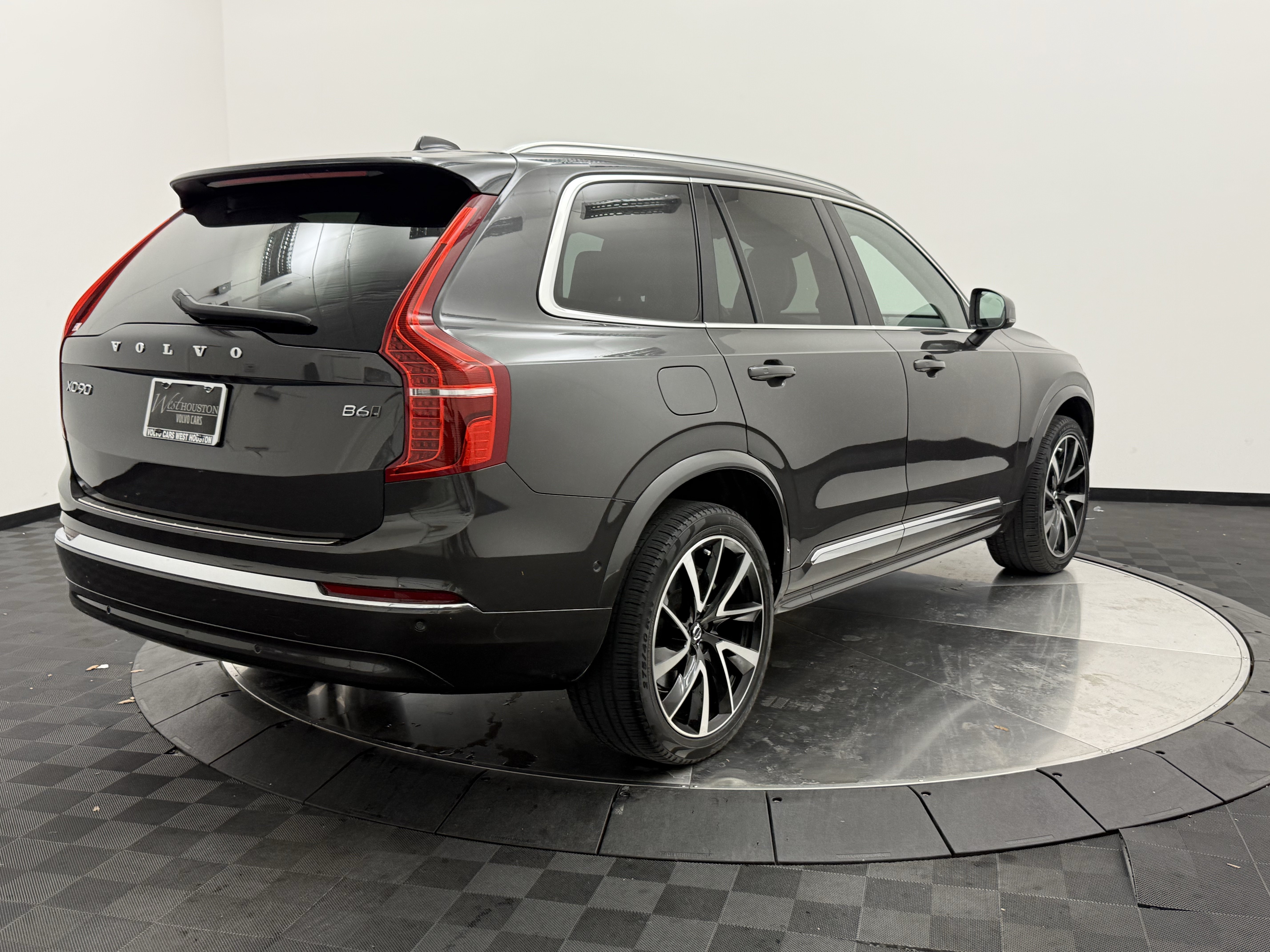 Certified 2023 Volvo XC90 B6 Plus w/ Protection Package Premier AWD/4WD image 7