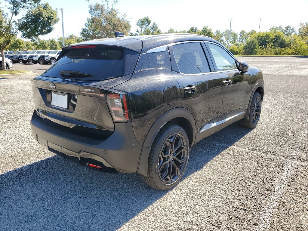 New 2027 Nissan Kicks SR w/ SR Premium Package FWD image 4