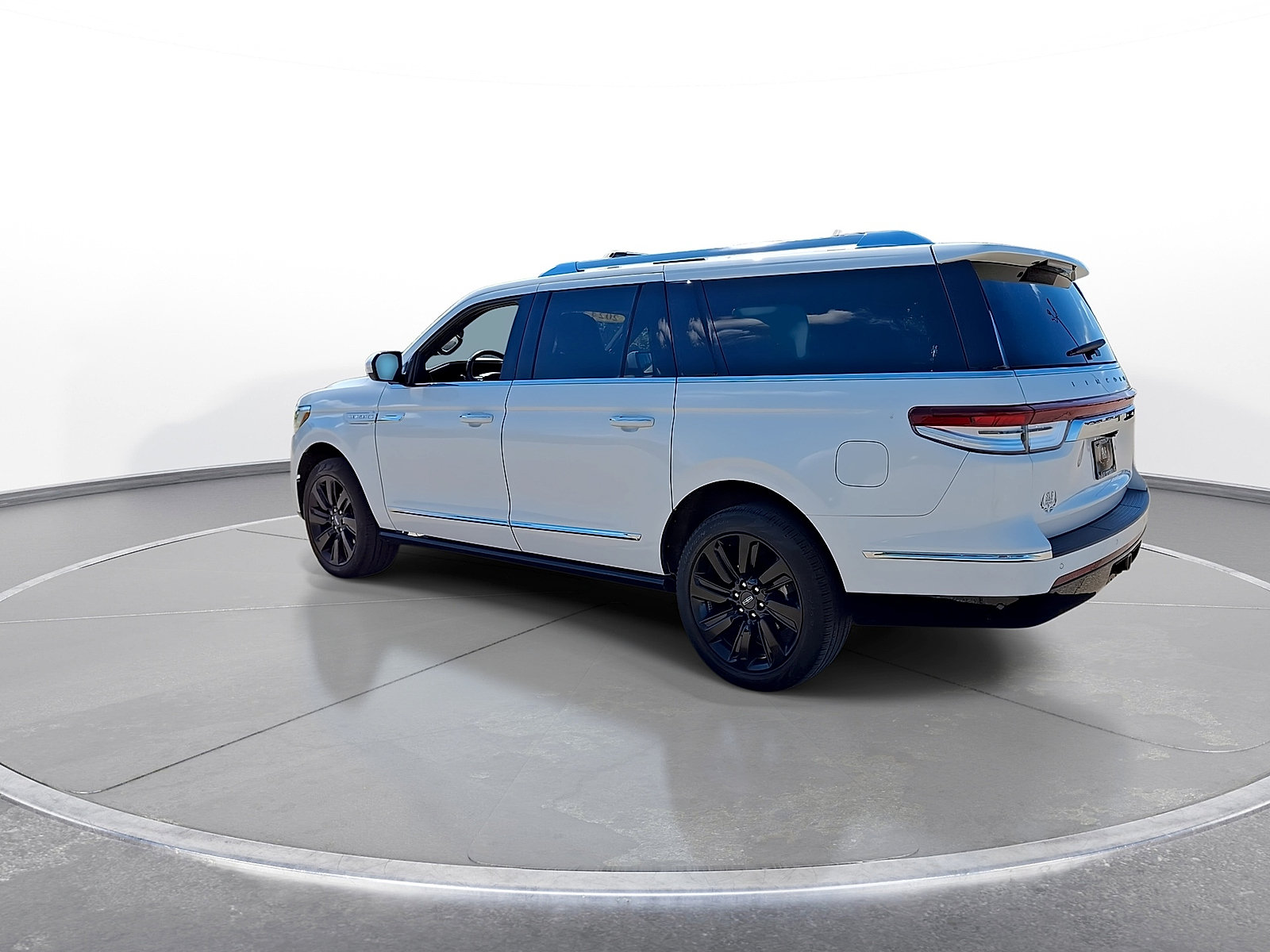 Used 2024 Lincoln Navigator L Reserve AWD/4WD image 6