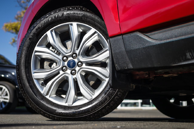 Used 2020 Ford Edge Titanium AWD/4WD image 17