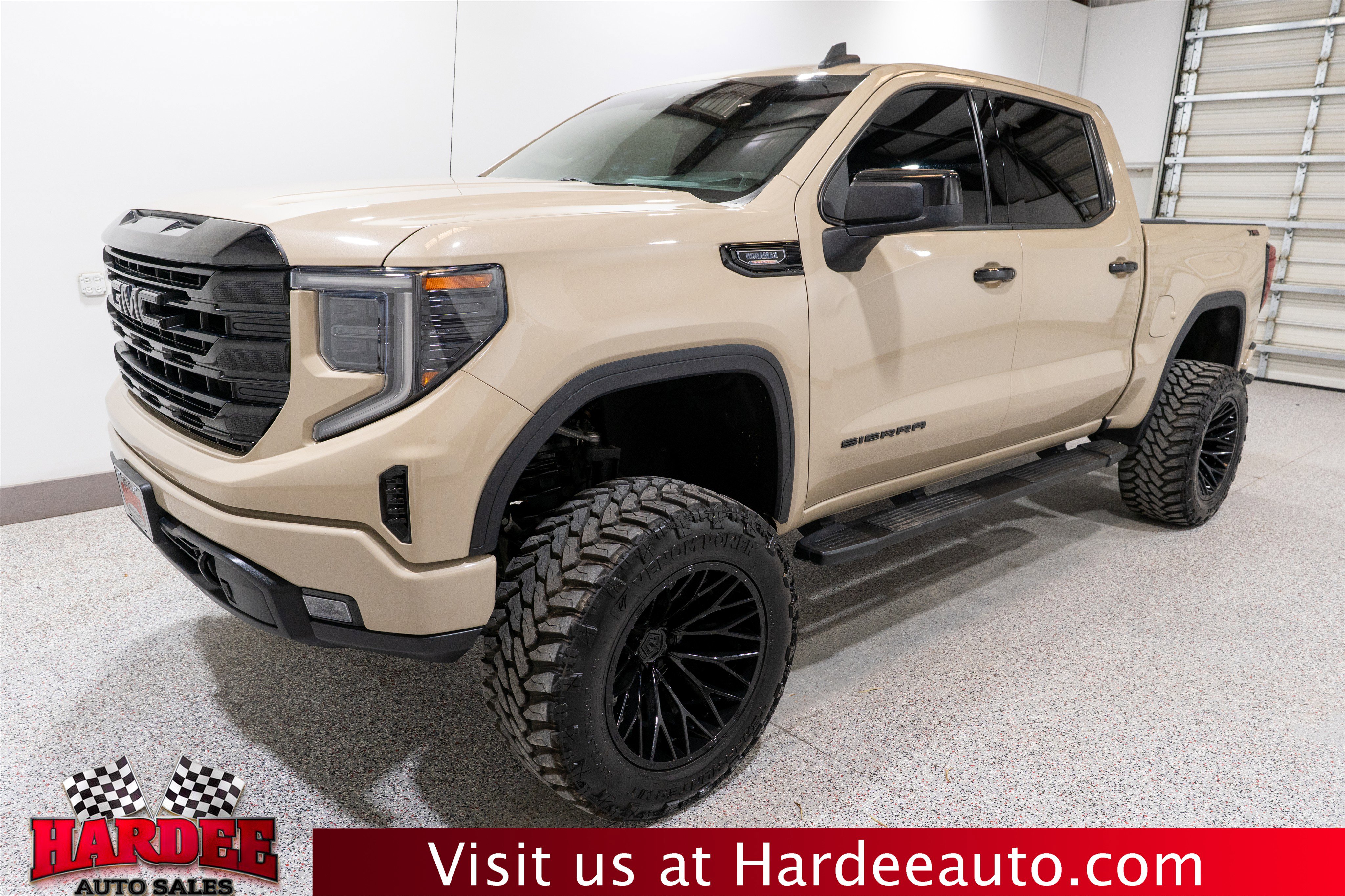 Used 2023 GMC Sierra 1500 Elevation w/ Preferred Package AWD/4WD image 2