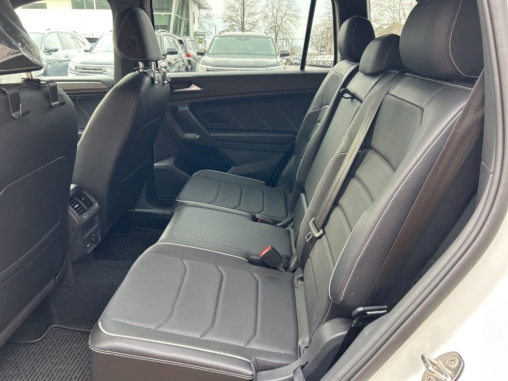 Used 2022 Volkswagen Tiguan SEL R-Line image 15