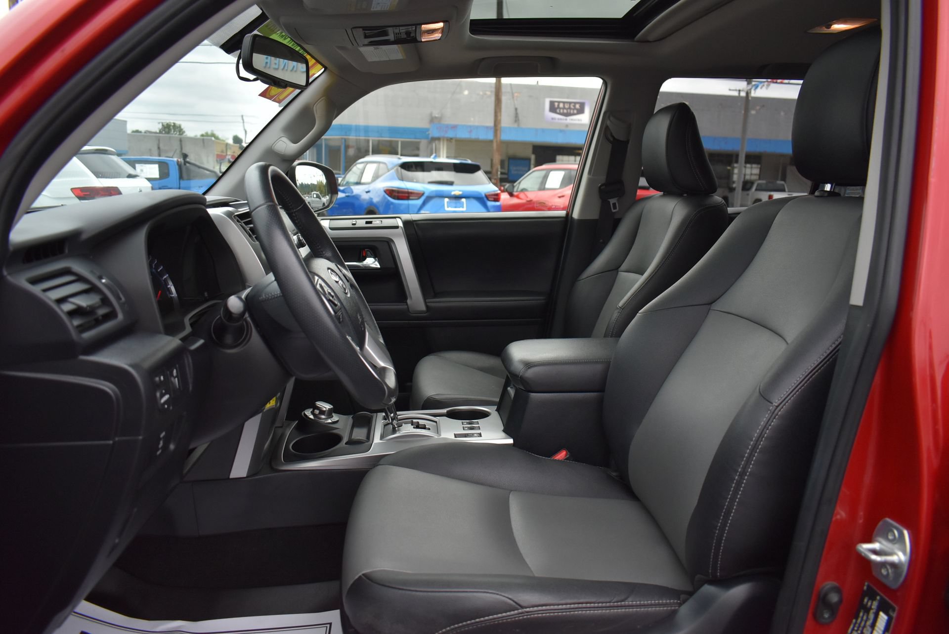Used 2018 Toyota 4Runner SR5 Premium AWD/4WD image 15