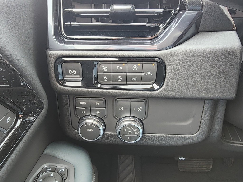 New 2026 GMC Yukon AT4 image 18