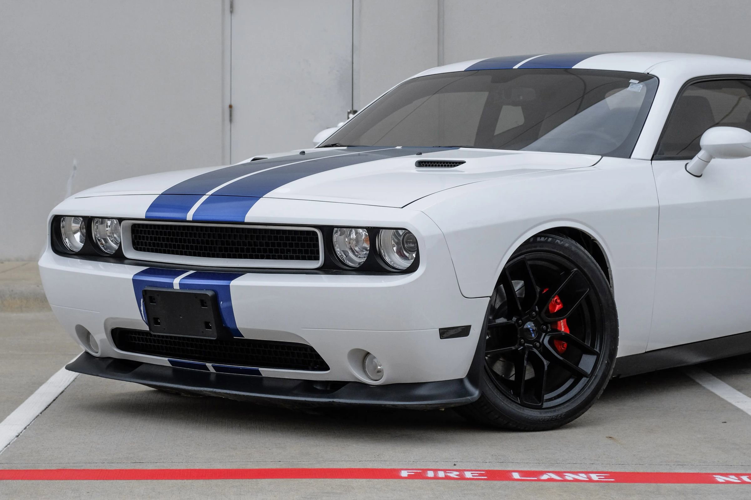 Used 2011 Dodge Challenger SRT8 RWD image 14