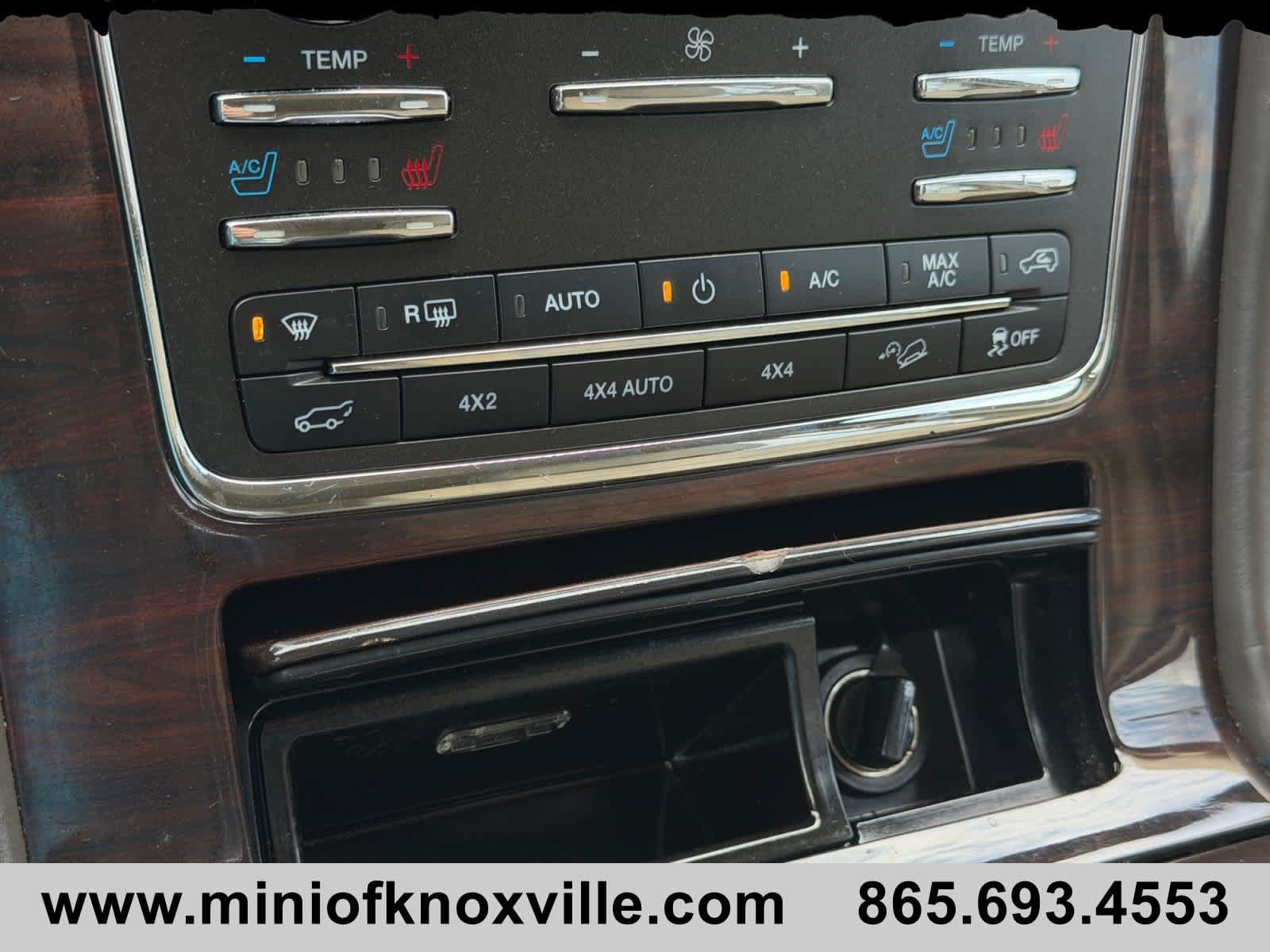Used 2017 Lincoln Navigator Reserve AWD/4WD image 32