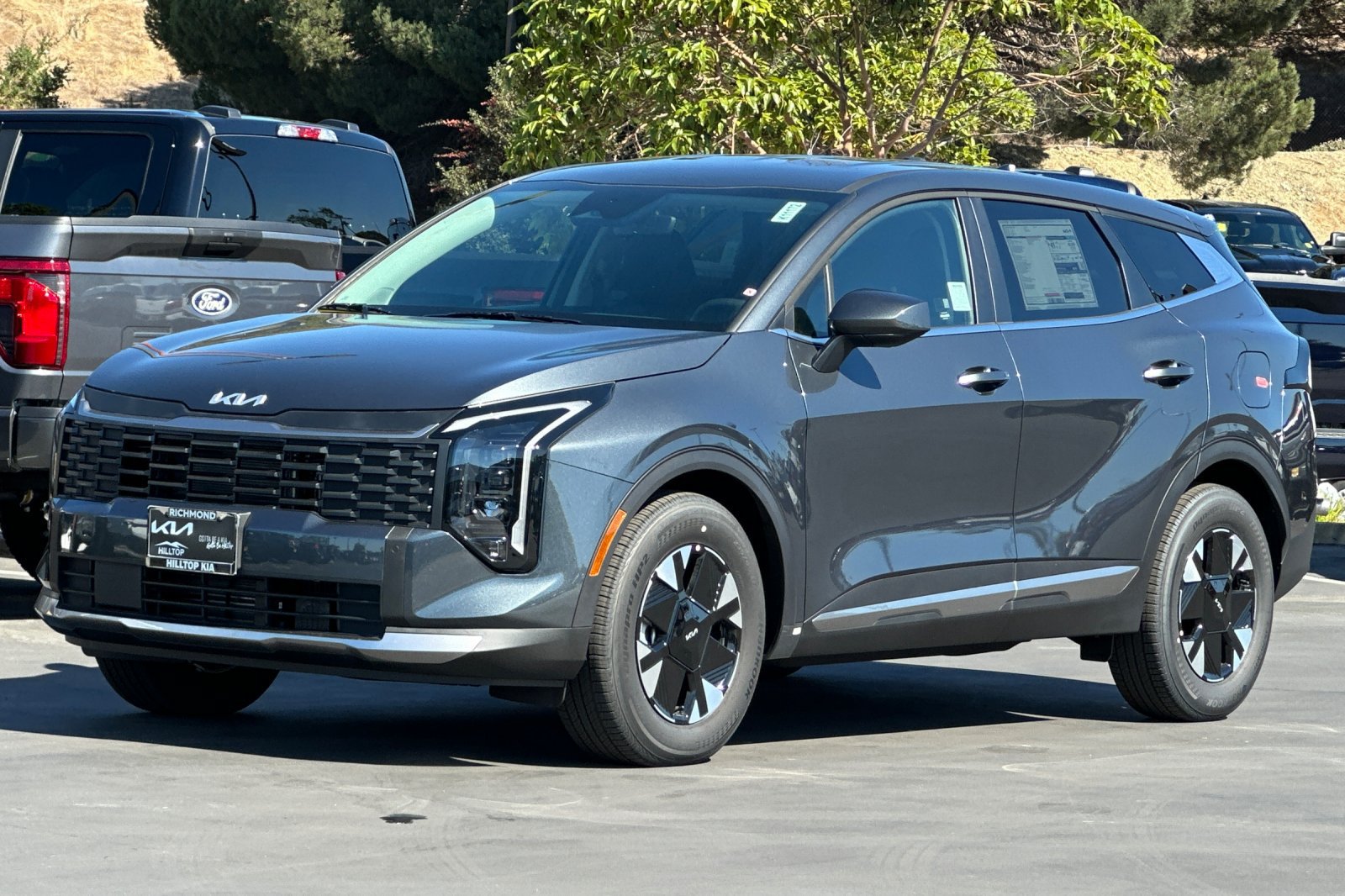 New 2027 Kia Sportage LX FWD image 8