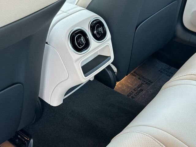 Certified 2025 Mercedes-Benz C 300 4MATIC Sedan image 14