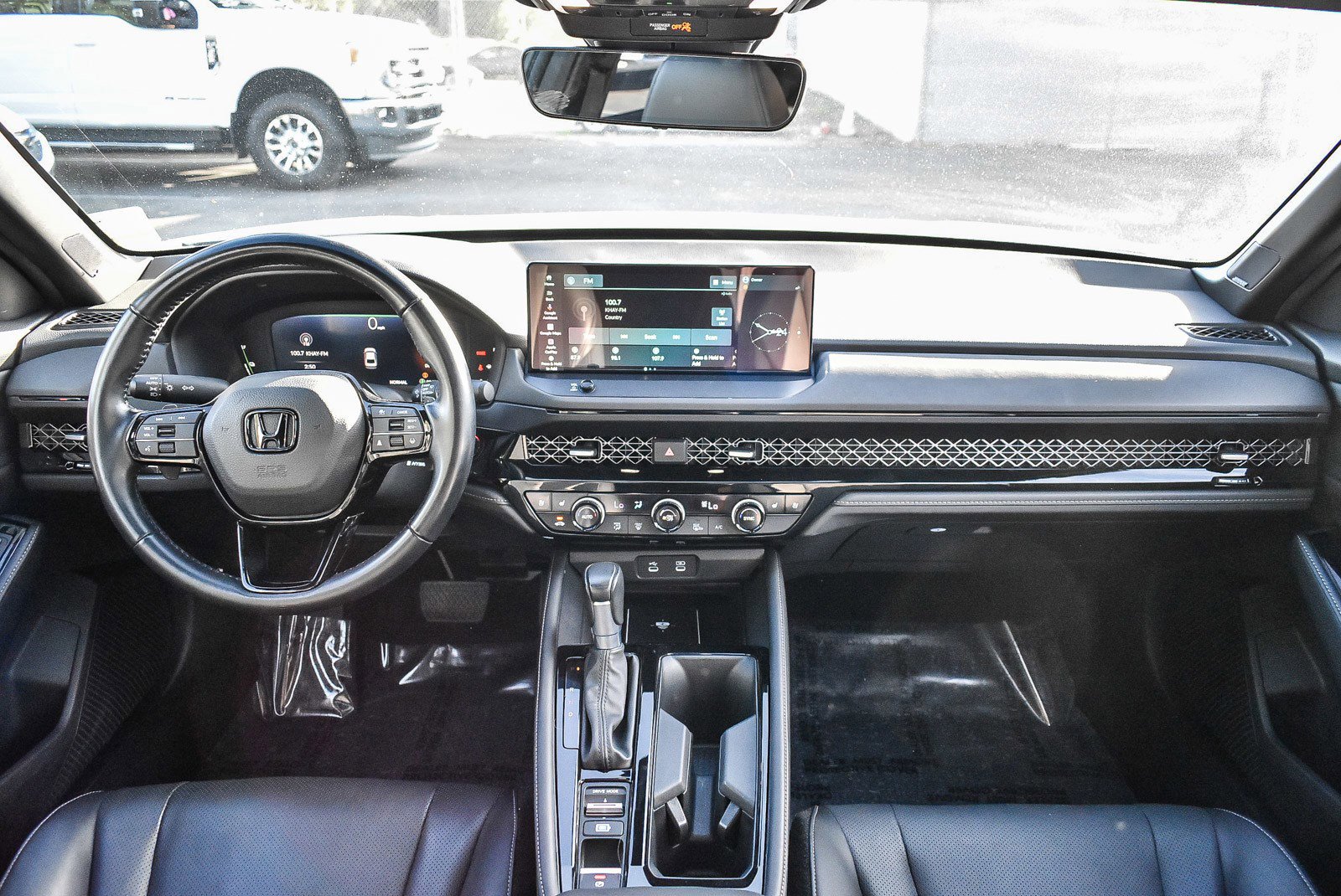 Used 2023 Honda Accord Touring image 11