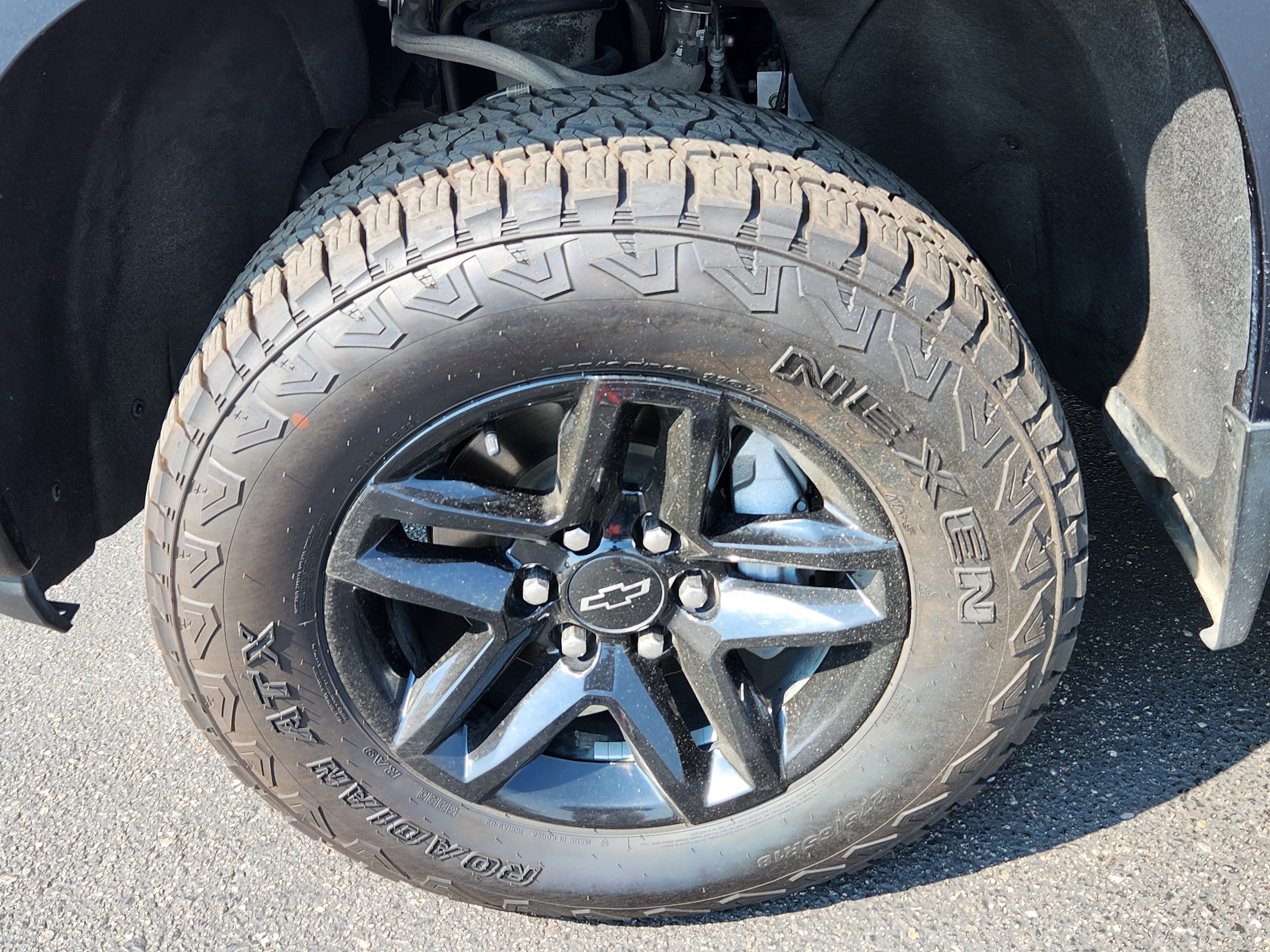 Used 2020 Chevrolet Silverado 1500 LT Trail Boss AWD/4WD image 14