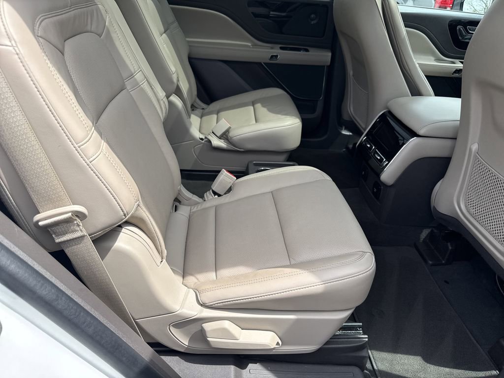 Used 2023 Lincoln Aviator Reserve image 15