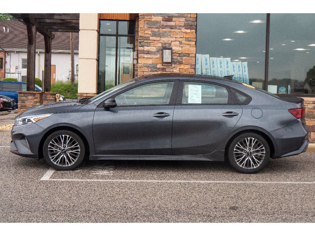 Used 2023 Kia Forte GT-Line w/ GT-Line Premium Package FWD image 6