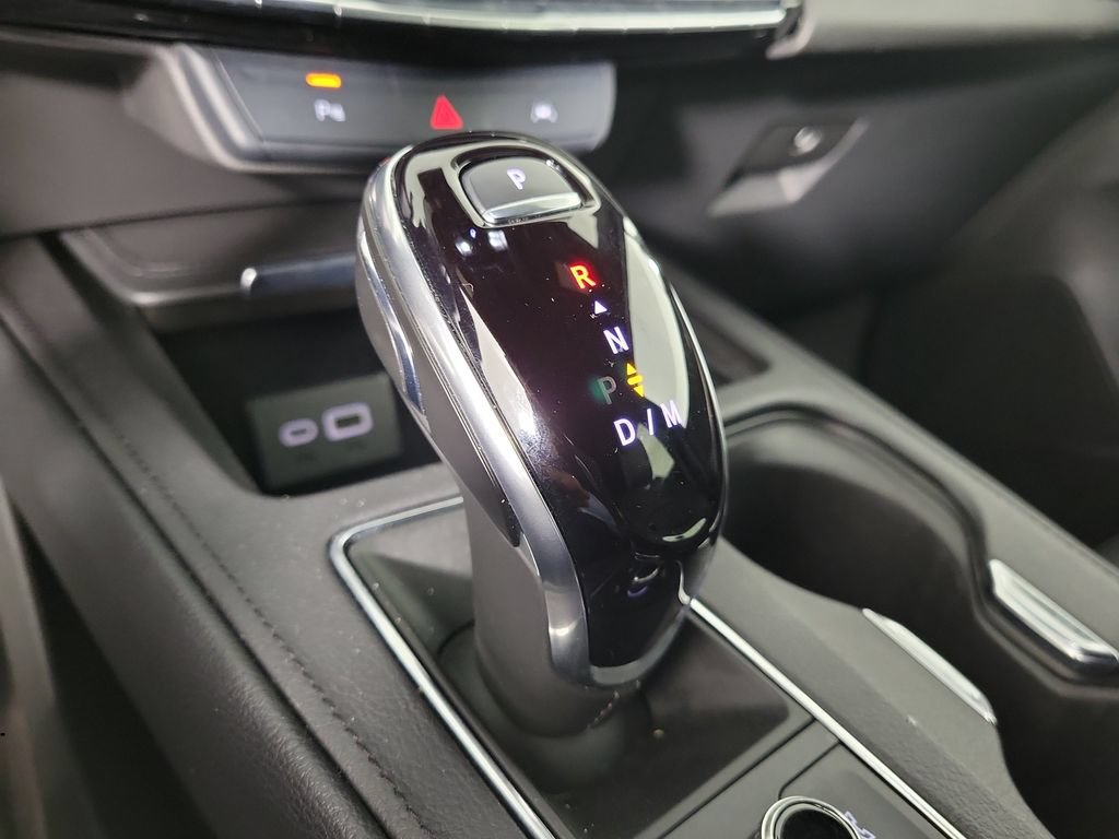 Used 2025 Cadillac XT4 Premium Luxury FWD image 27
