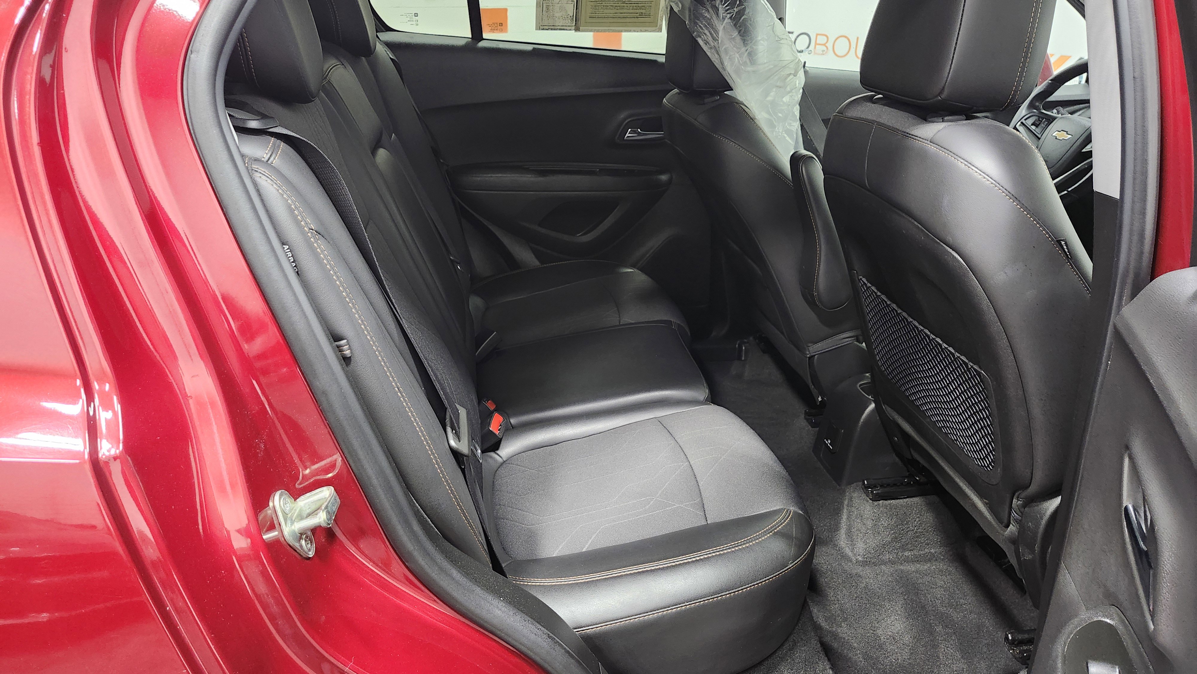 Used 2020 Chevrolet Trax LT w/ LT Convenience Package image 17