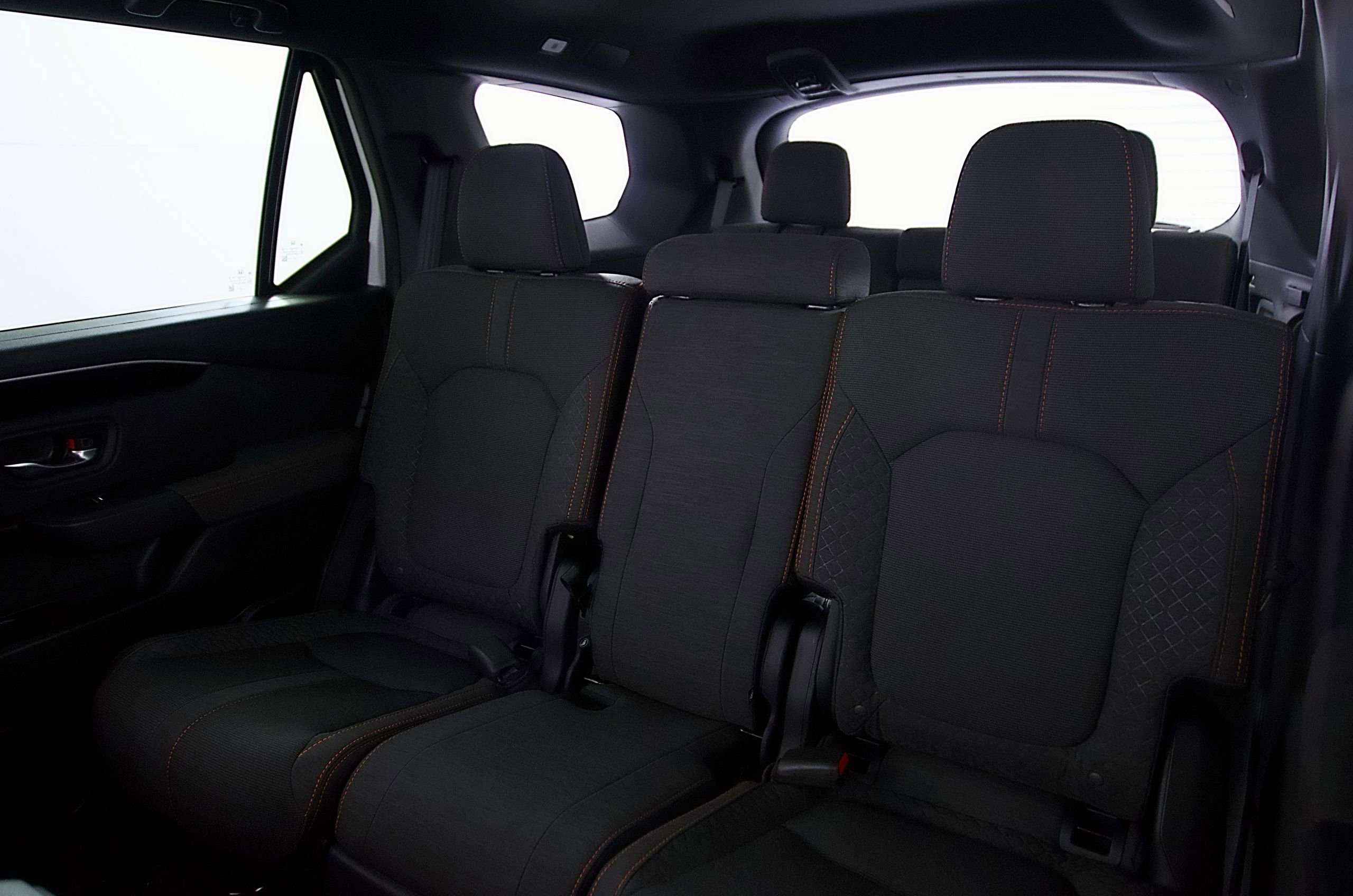 Used 2025 Honda Pilot Sport image 16